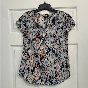The Limited Short-Sleeve Women's Blouse in Multicolor